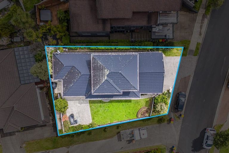 Photo of property in 86 San Marino Drive West, Henderson, Auckland, 0612