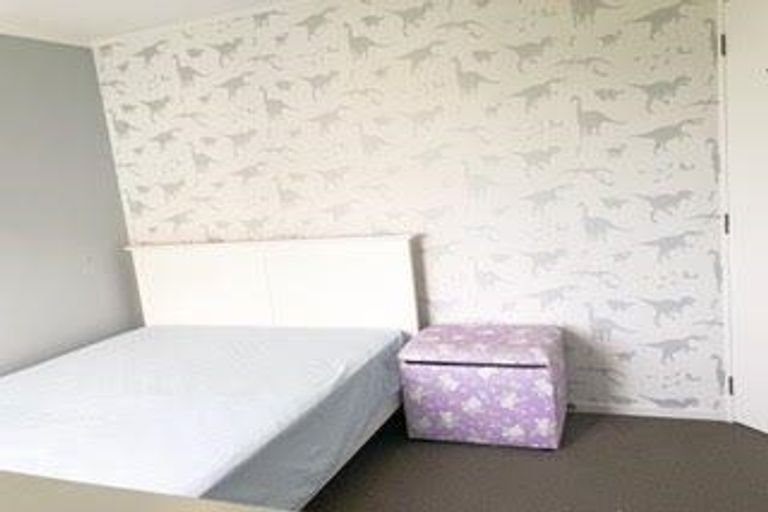 Photo of property in 121 West Harbour Drive, West Harbour, Auckland, 0618