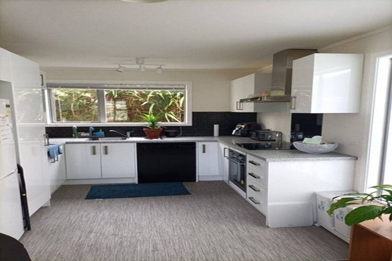 Photo of property in 49 Chartwell Drive, Crofton Downs, Wellington, 6035