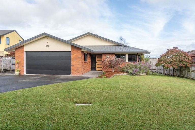 Photo of property in 5 Silhouette Way, Western Heights, Hamilton, 3200
