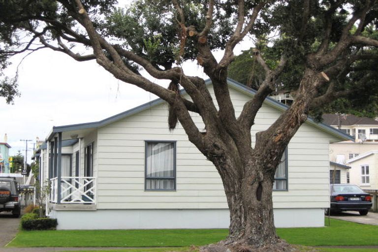 Photo of property in 57 Whiteley Street, Moturoa, New Plymouth, 4310