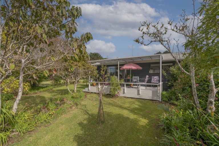 Photo of property in 10a Parkland Place, Whitianga, 3510