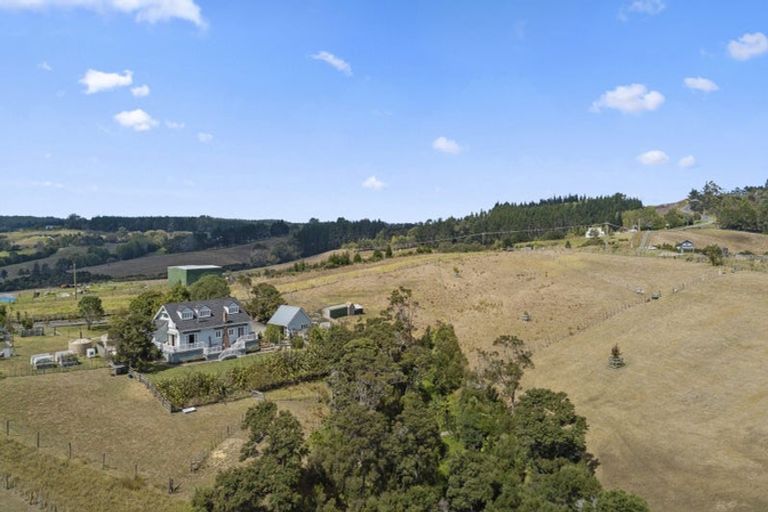 Photo of property in 176 Valley Road, Waitoki, Kaukapakapa, 0871