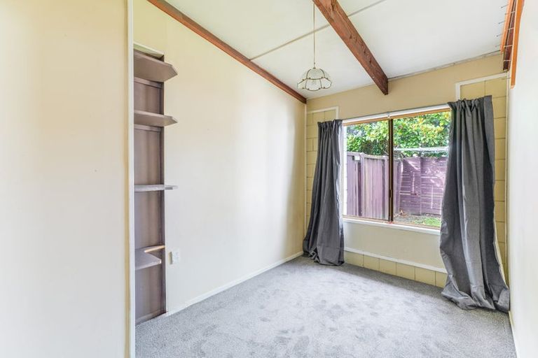 Photo of property in 10 Sealand Place, Mangere Bridge, Auckland, 2022