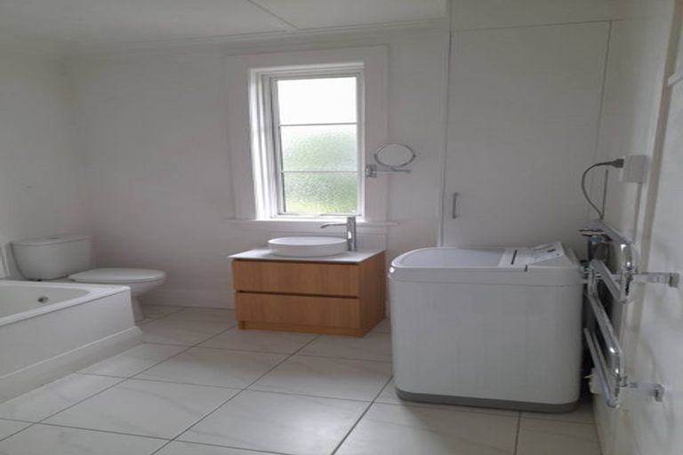Photo of property in 53 Manor Place, Dunedin Central, Dunedin, 9016