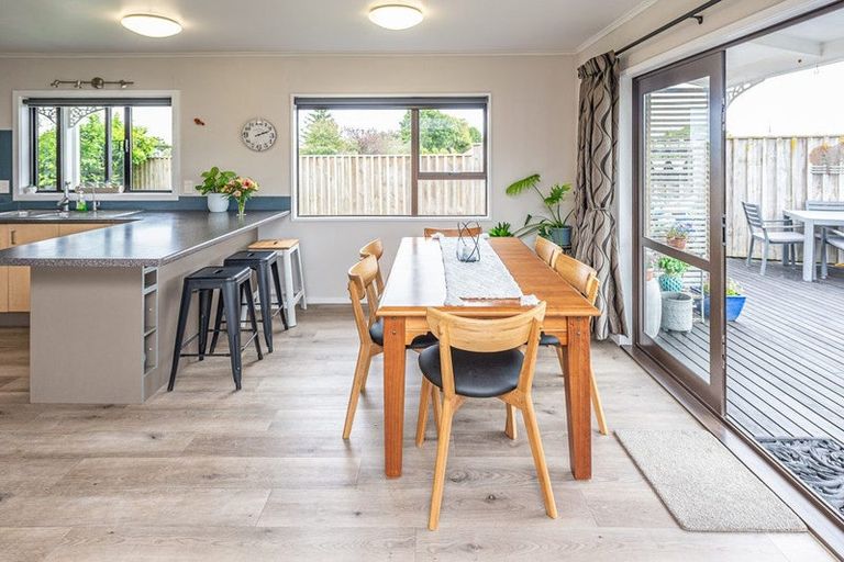 Photo of property in 18 Warwick Place, Springvale, Whanganui, 4501