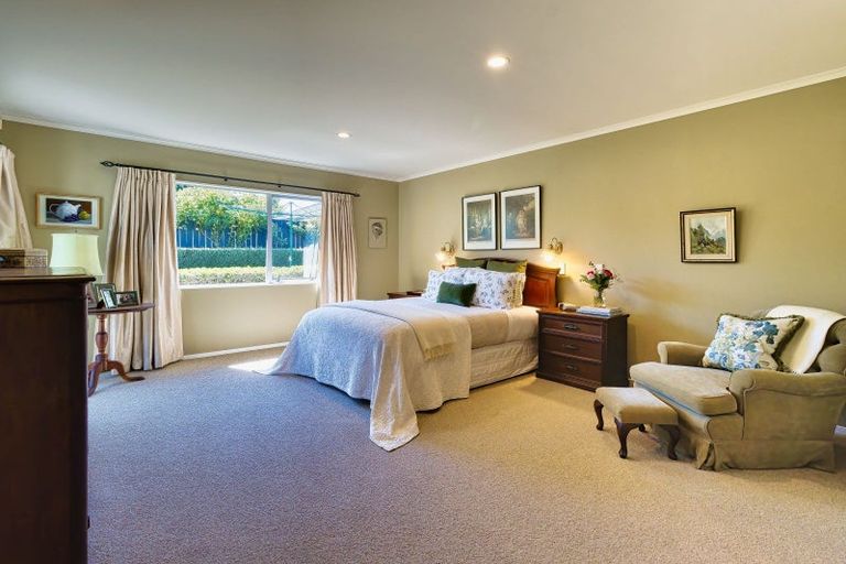 Photo of property in 6 Kingsgate Close, Havelock North, 4130