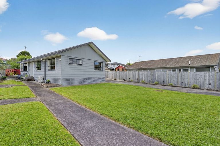 Photo of property in 9 De Quincey Terrace, Highland Park, Auckland, 2010