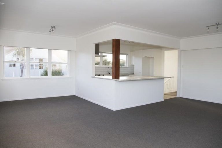 Photo of property in 58 Sartors Avenue, Browns Bay, Auckland, 0630