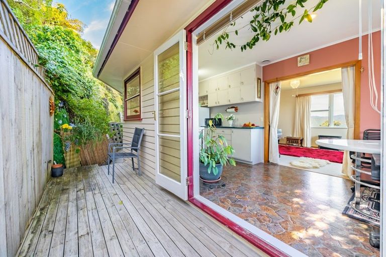 Photo of property in 26 Akatea Road, Korokoro, Lower Hutt, 5012