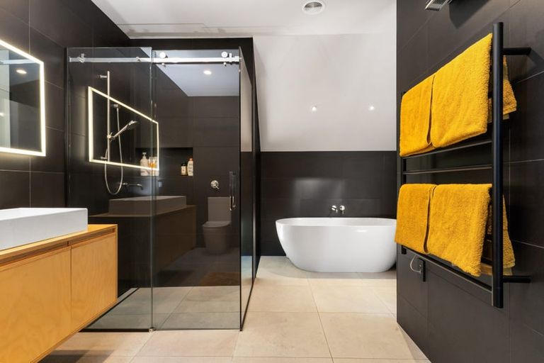 Photo of property in 108 Tomes Road, St Albans, Christchurch, 8052