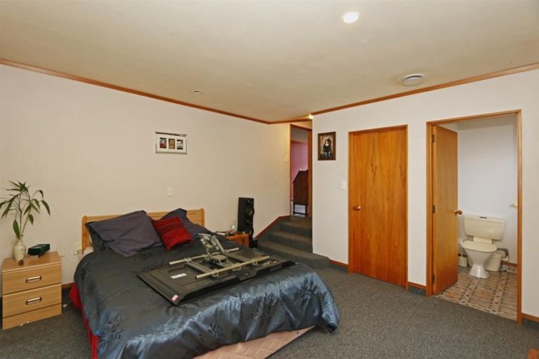 Photo of property in 11 Dieffenbach Street, Opunake, 4616