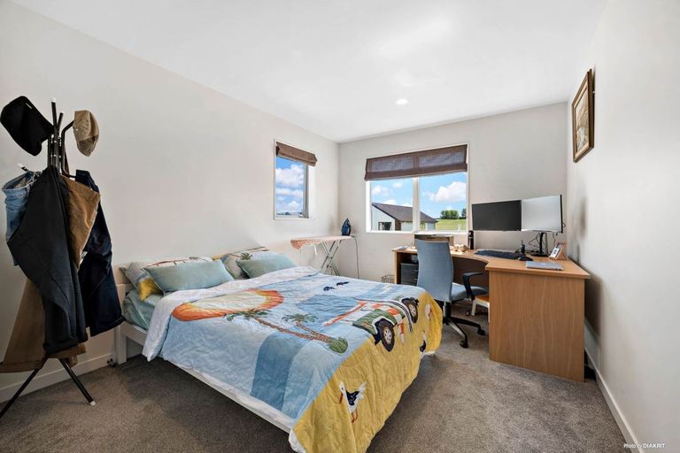 Photo of property in 16 Kaipuke Crescent, Gulf Harbour, Whangaparaoa, 0930