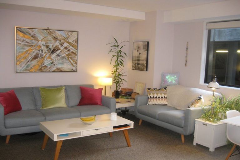 Photo of property in Gerondis Bldg Apartments, 407/60 Willis Street, Wellington Central, Wellington, 6011