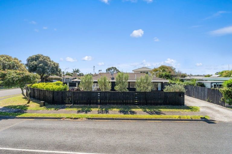 Photo of property in 1 Gobray Crescent, Mount Maunganui, 3116