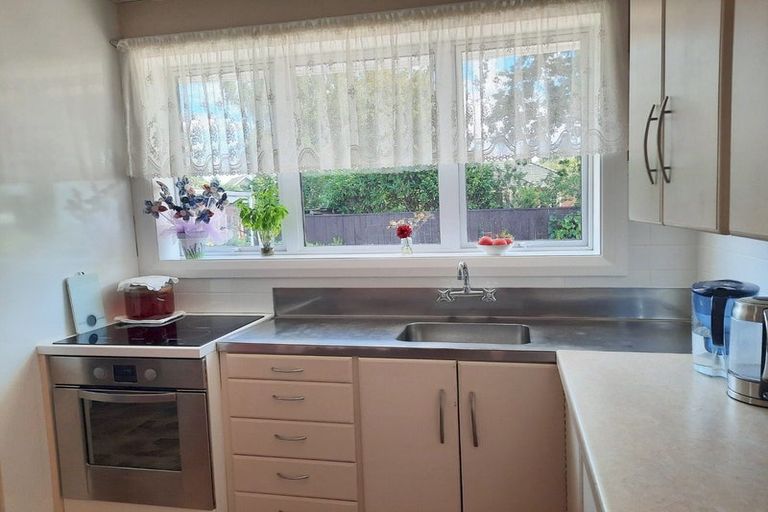 Photo of property in 12 Mangaroa Hill Road, Maoribank, Upper Hutt, 5018