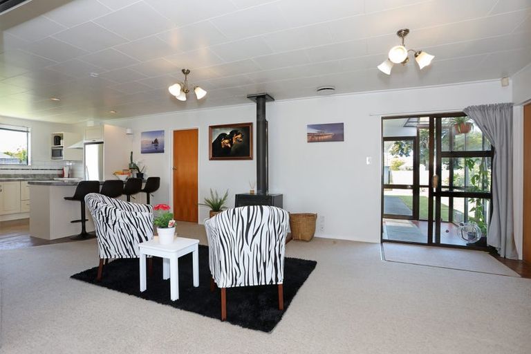 Photo of property in 8 Mansell Crescent, Bulls, 4818