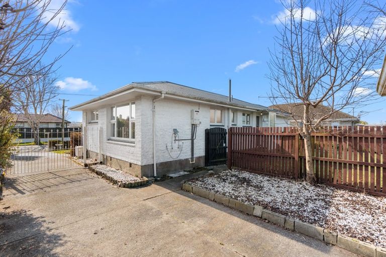 Photo of property in 53 Greendale Avenue, Avonhead, Christchurch, 8042