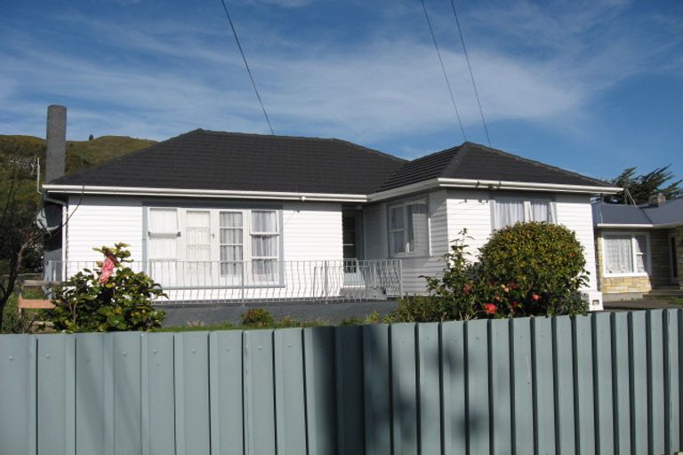 Photo of property in 24 Ruthven Road, Wainuiomata, Lower Hutt, 5014