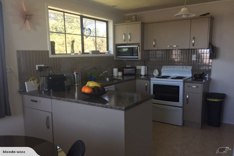 Photo of property in 9 Denarius Lane, Glendene, Auckland, 0602