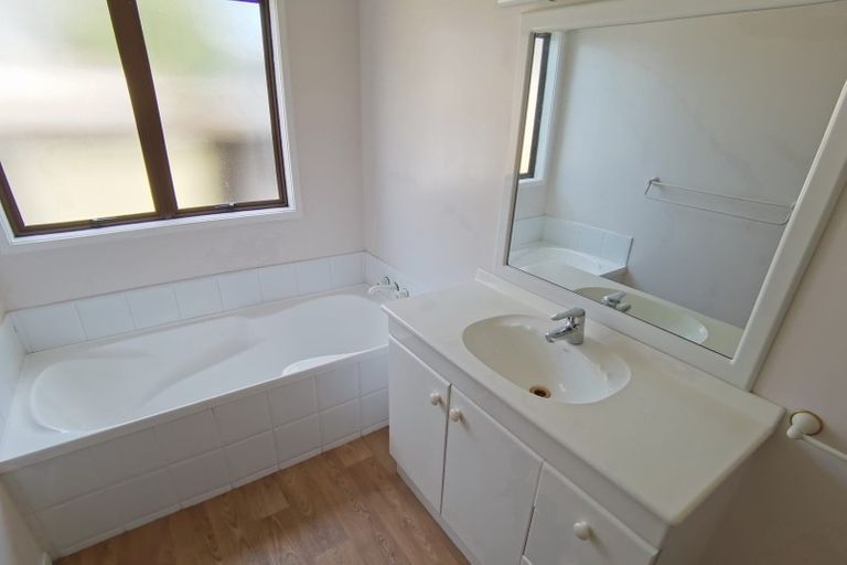 Photo of property in 457 Don Buck Road, Massey, Auckland, 0614