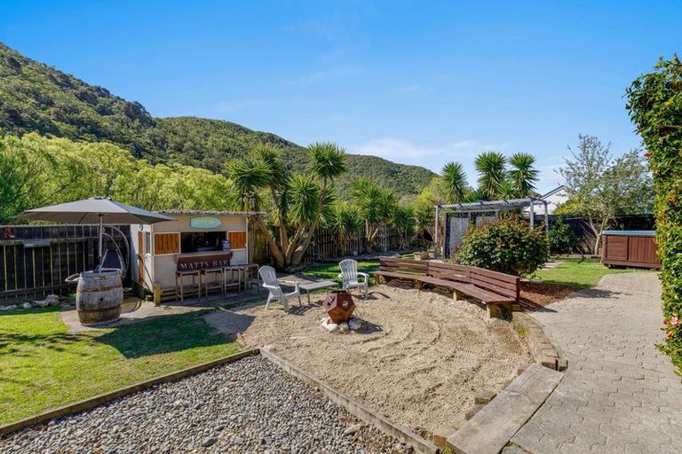 Photo of property in 16 The Anchorage, Waikawa, Picton, 7220