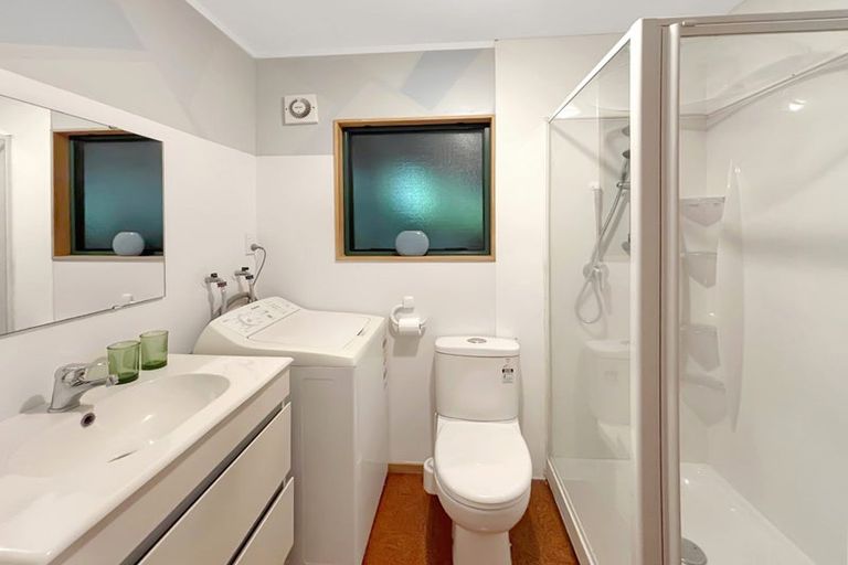 Photo of property in 25 Kimberly Grove, Greenhithe, Auckland, 0632