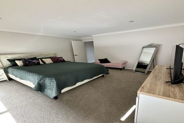 Photo of property in 18 Awatira Drive, Papamoa Beach, Papamoa, 3118