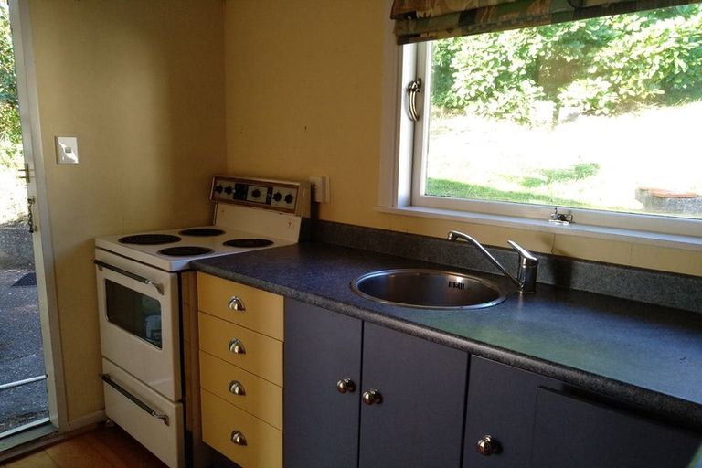 Photo of property in 21 Tiromoana Road, Raumati South, Paraparaumu, 5032