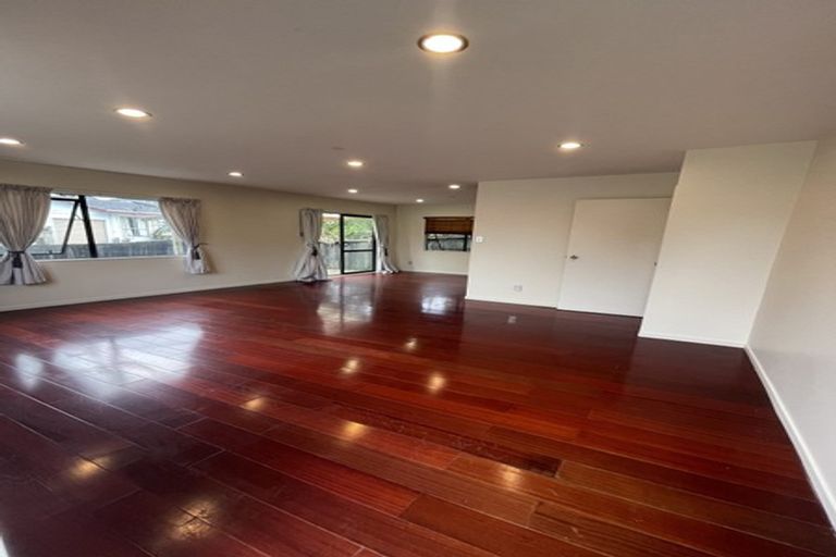 Photo of property in 6a Alma Street, Te Atatu South, Auckland, 0610