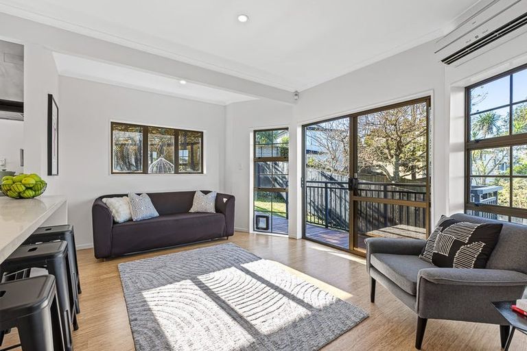 Photo of property in 17 Noumea Place, Mairangi Bay, Auckland, 0630