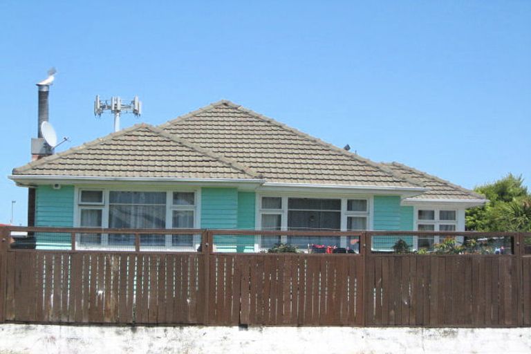 Photo of property in 26 Shortland Street, Wainoni, Christchurch, 8061