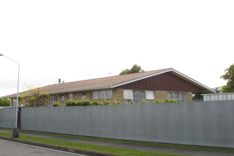 Photo of property in 1 Fraser Place, Rangiora, 7400