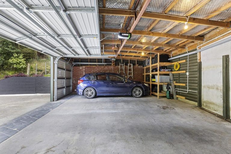 Photo of property in 11 Wilmshurst Place, Tawa, Wellington, 5028