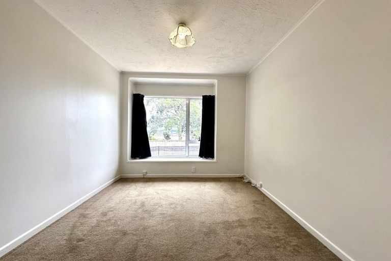 Photo of property in 358 Te Atatu Road, Te Atatu South, Auckland, 0610