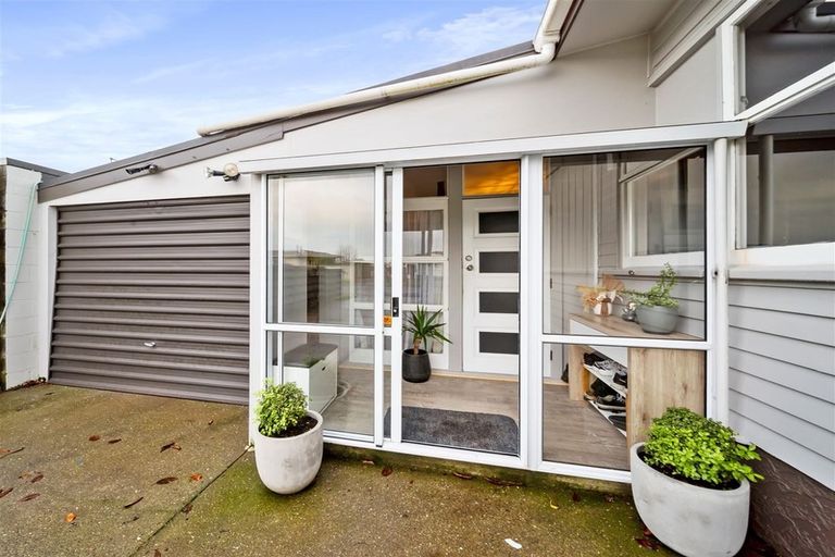 Photo of property in 5 Ngaio Place, Hawera, 4610