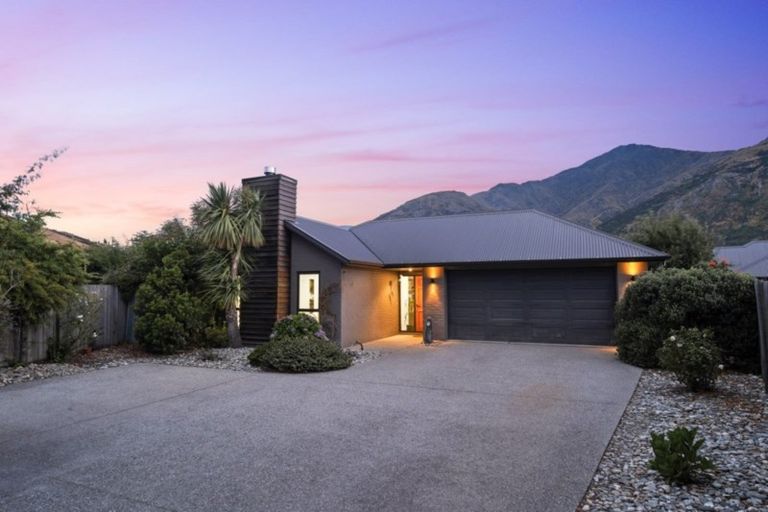 Photo of property in 28 Hope Avenue, Lake Hayes, Queenstown, 9304
