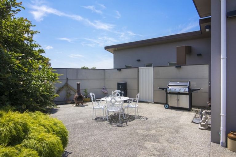 Photo of property in 24 Glentui Place, Waikawa, Picton, 7220