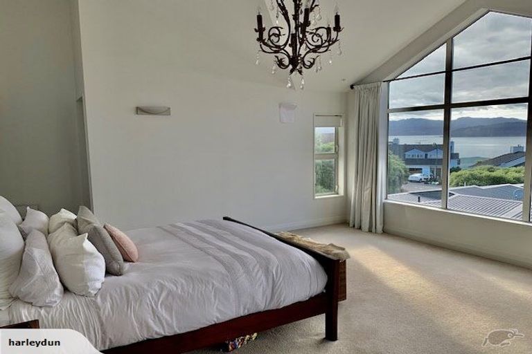 Photo of property in 16 Curnow Way, Kaiwharawhara, Wellington, 6035