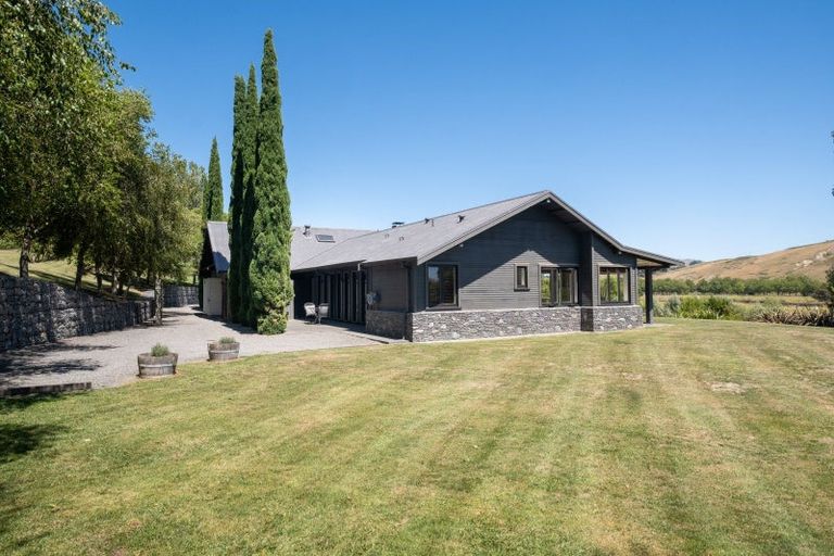 Photo of property in Gatehouse And River Room., 1308c Tuki Tuki Road, Tuki Tuki, Havelock North, 4294