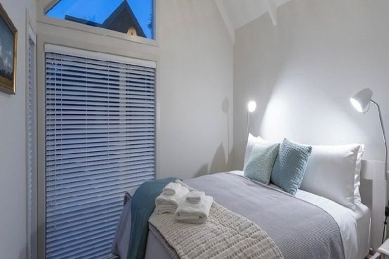 Photo of property in 4 The Cliffs, Britannia Heights, Nelson, 7010