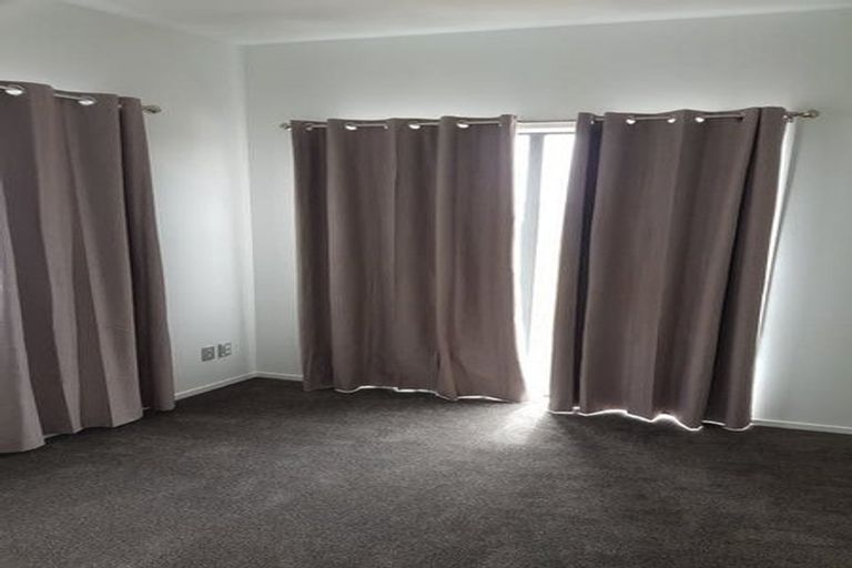 Photo of property in 48 Parahau Road, Papakura, 2110