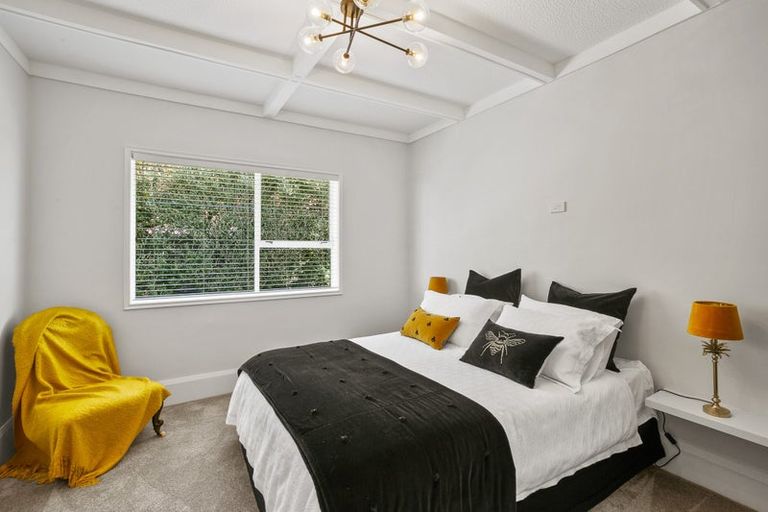 Photo of property in 76 Barrett Street, Westown, New Plymouth, 4310