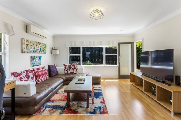 Photo of property in 1/1 Broadview Place, Howick, Auckland, 2014