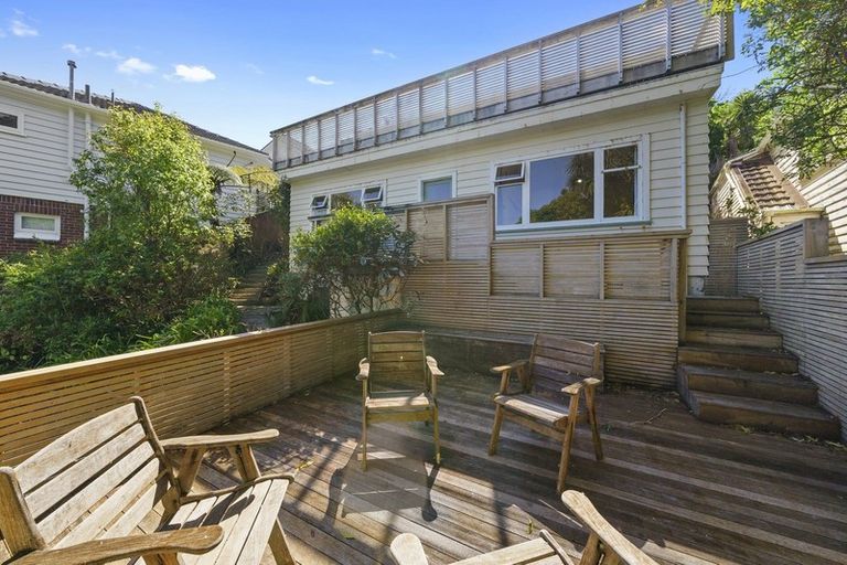 Photo of property in 56 Tio Tio Road, Miramar, Wellington, 6022