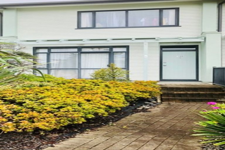 Photo of property in 100/2 Armoy Drive, East Tamaki, Auckland, 2016