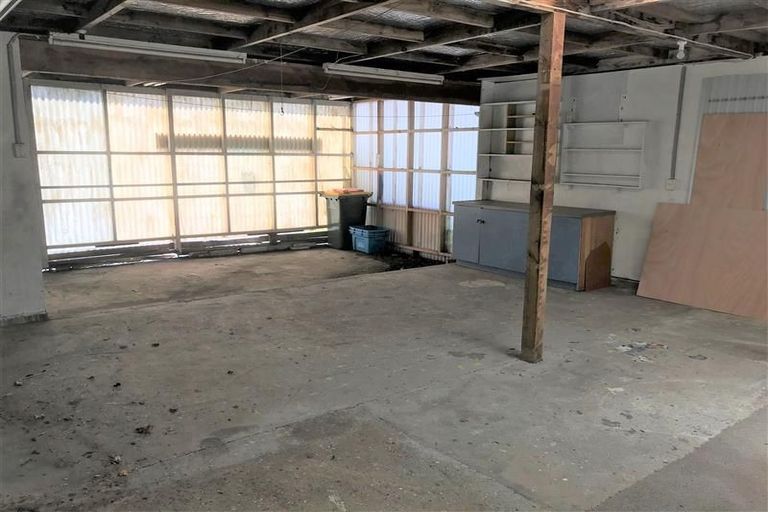 Photo of property in 28 Morley Street, New Plymouth, 4310