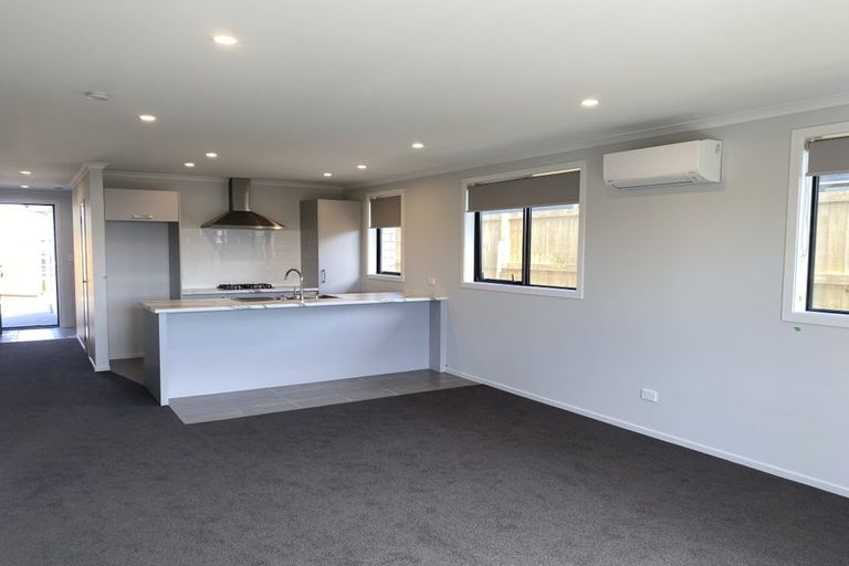 Photo of property in 41 Waruhia Crescent, Rototuna North, 3281