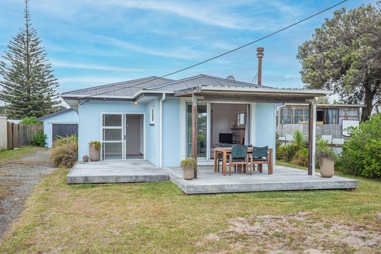 Photo of property in 86 Rua Avenue, Waitarere Beach, Levin, 5510