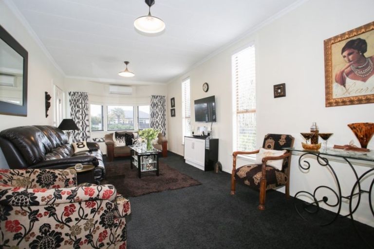 Photo of property in 504 Grove Road, Mayfair, Hastings, 4122